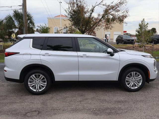 new 2024 Mitsubishi Outlander car, priced at $31,360