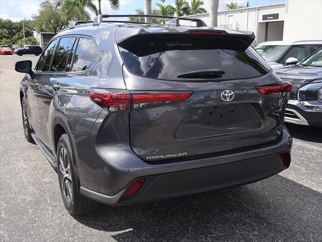 used 2021 Toyota Highlander car, priced at $32,276