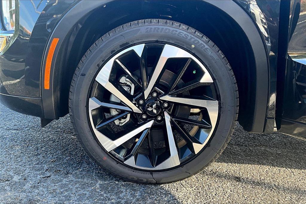 new 2025 Mitsubishi Outlander PHEV car, priced at $50,015