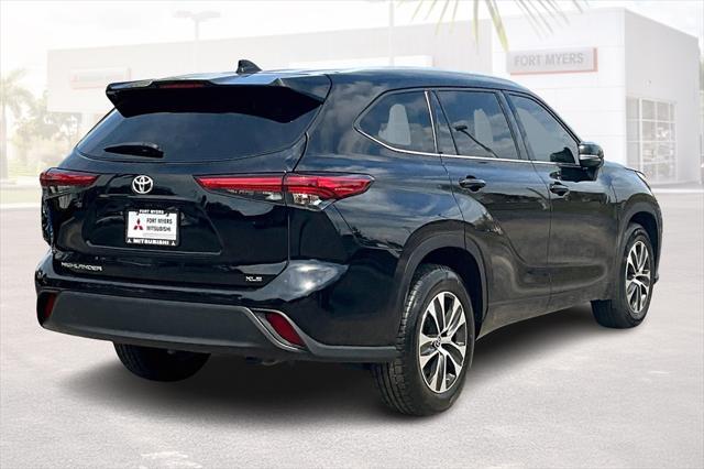 used 2022 Toyota Highlander car, priced at $33,108