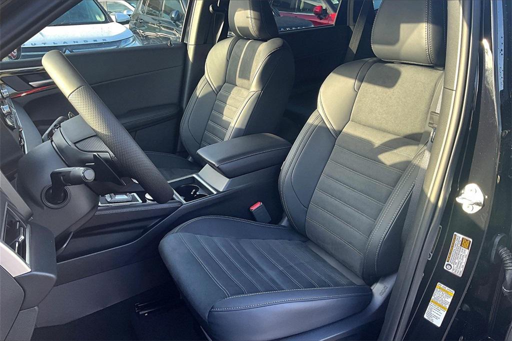 new 2025 Mitsubishi Outlander PHEV car, priced at $41,385