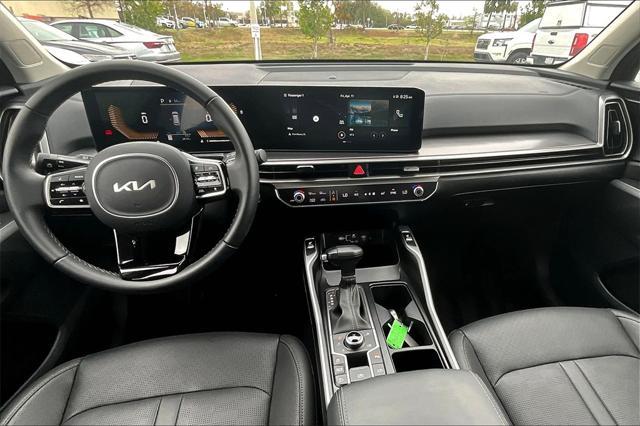 used 2024 Kia Sorento car, priced at $31,981