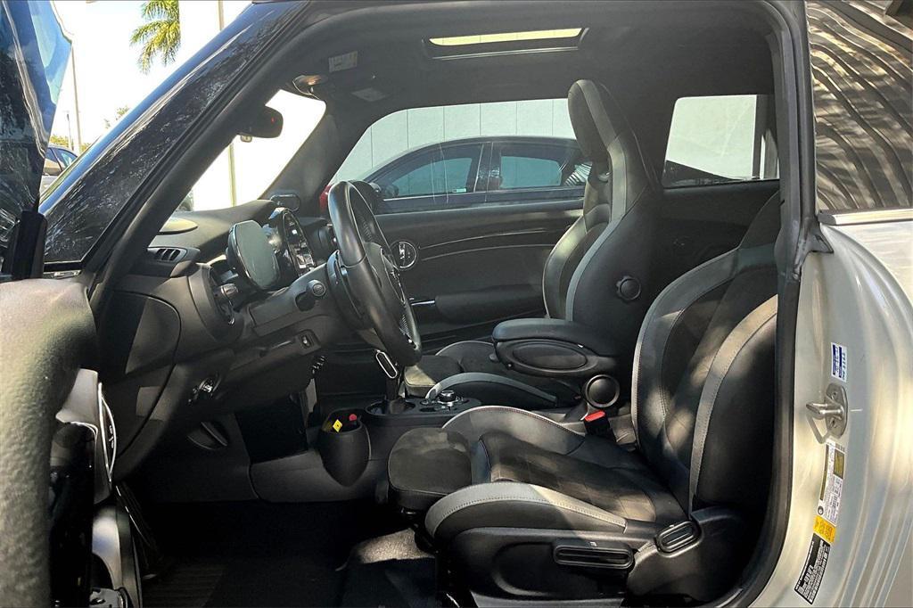 used 2022 MINI Hardtop car, priced at $24,495