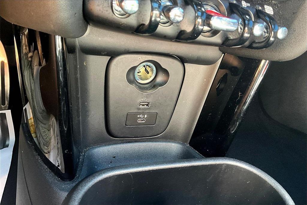 used 2022 MINI Hardtop car, priced at $24,495