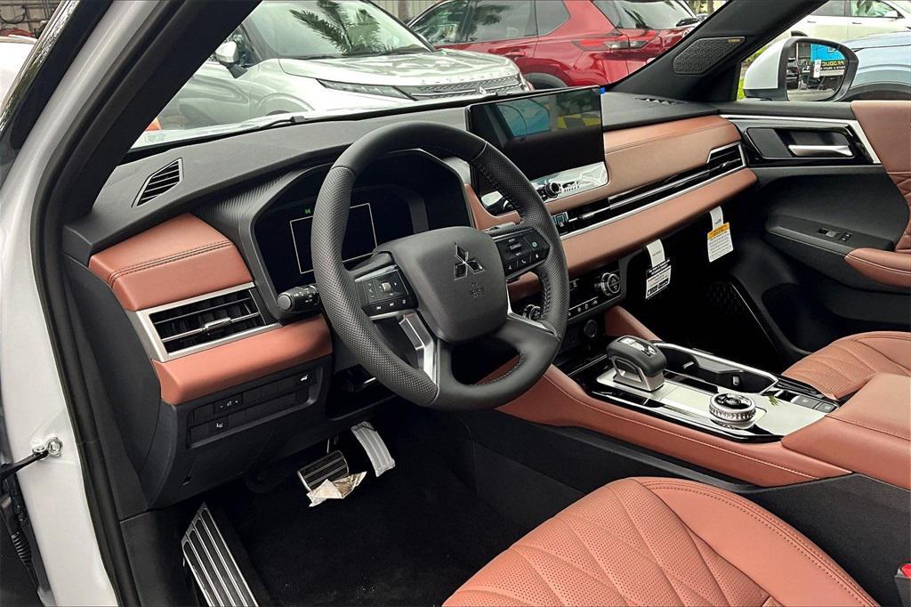 new 2025 Mitsubishi Outlander car, priced at $31,563