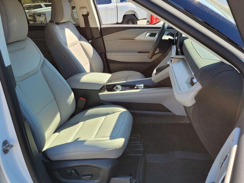 new 2025 Ford Explorer car, priced at $43,995