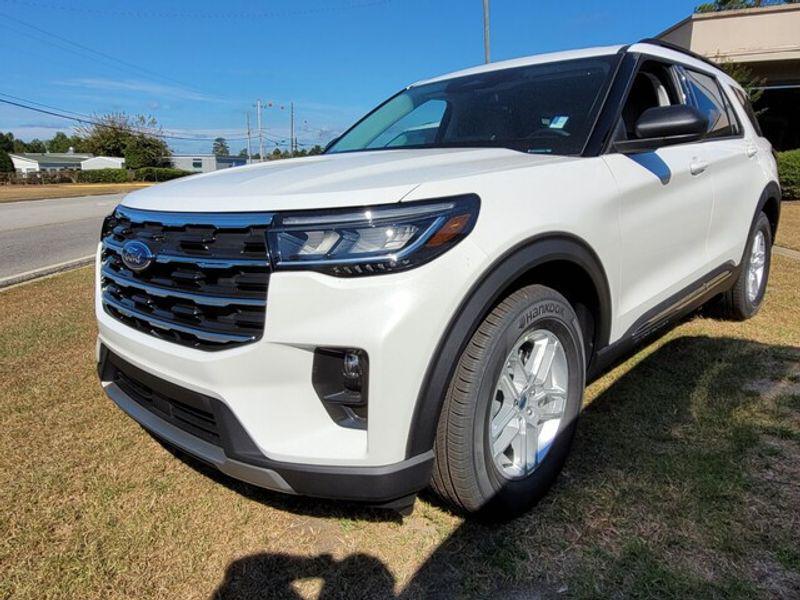 new 2025 Ford Explorer car, priced at $43,995