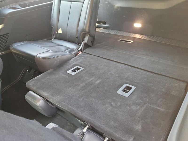 used 2024 Ford Expedition car, priced at $42,998