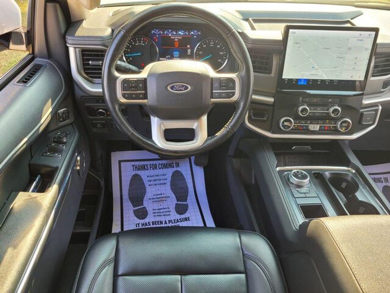 used 2024 Ford Expedition car, priced at $42,998