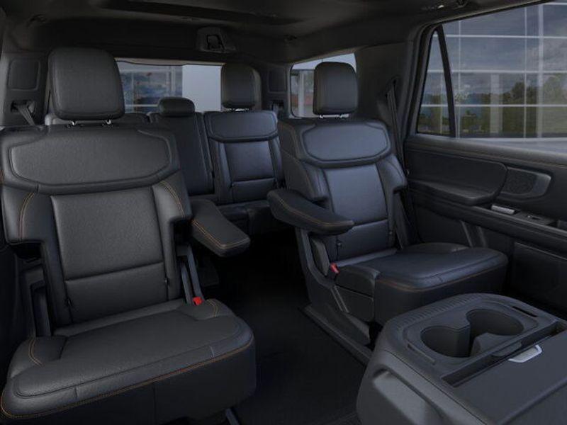 new 2025 Ford Expedition car, priced at $80,732