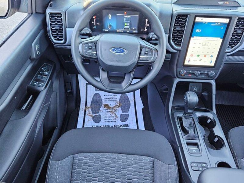 new 2025 Ford Ranger car, priced at $33,499
