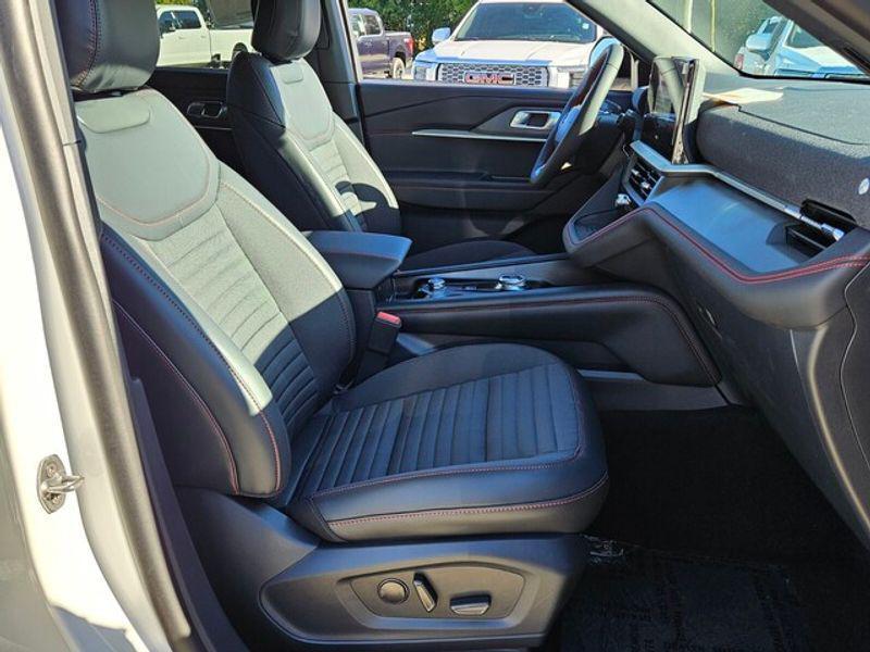 new 2025 Ford Explorer car, priced at $52,495