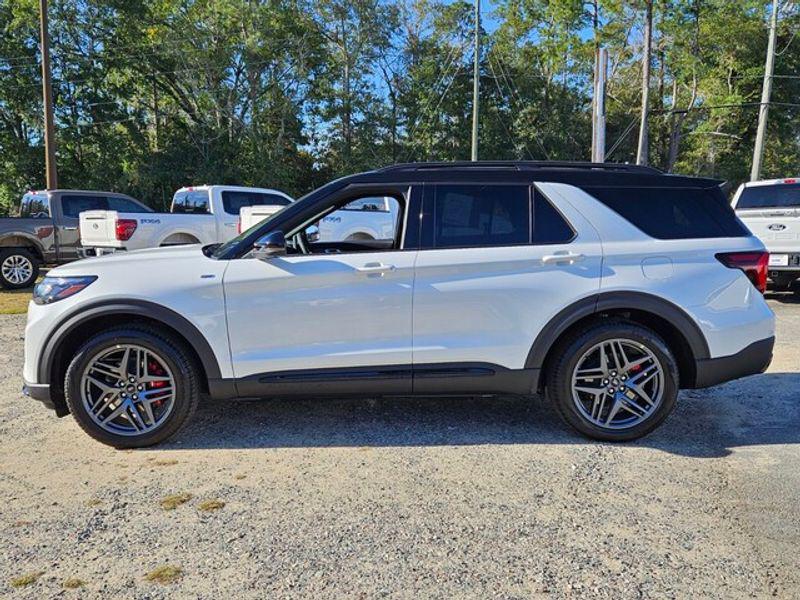new 2025 Ford Explorer car, priced at $52,495