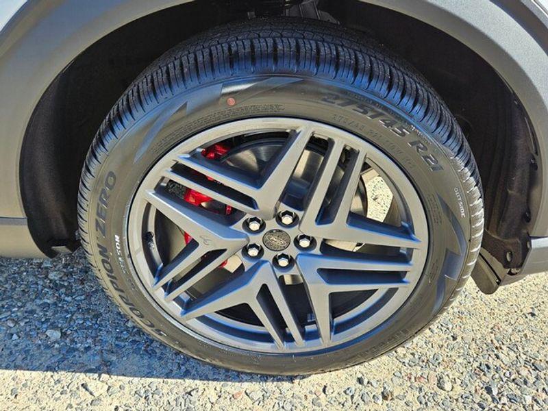 new 2025 Ford Explorer car, priced at $52,495