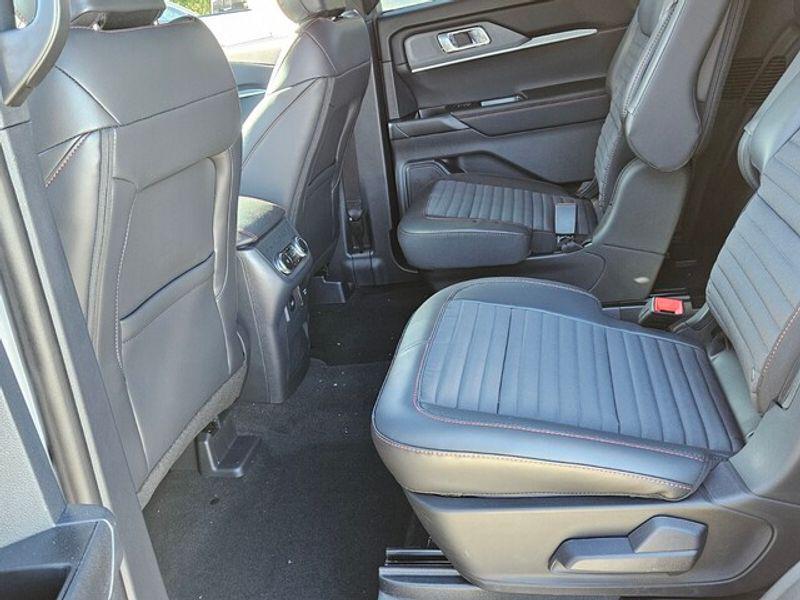 new 2025 Ford Explorer car, priced at $52,495