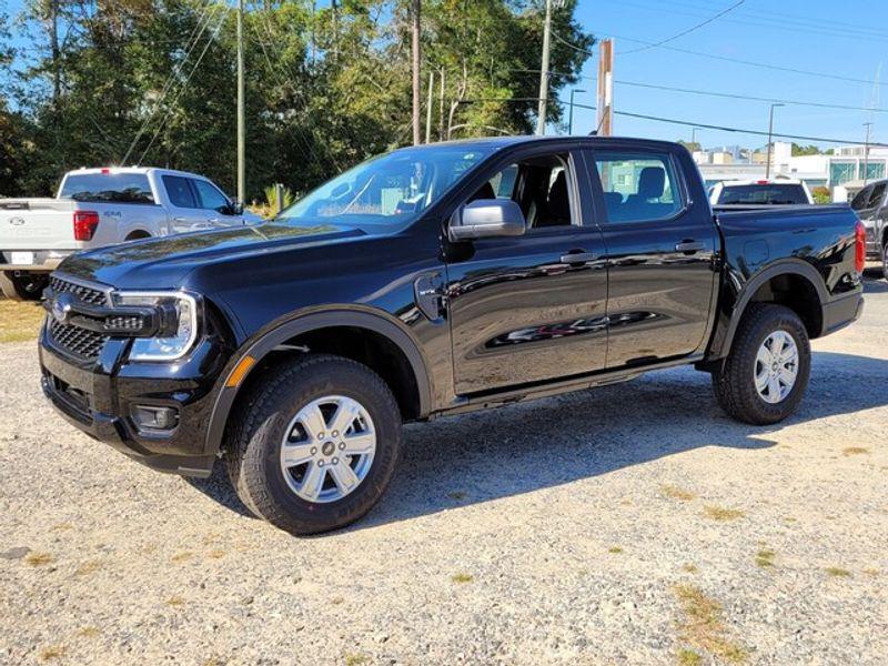 new 2025 Ford Ranger car, priced at $35,995