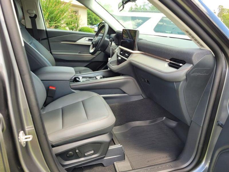 new 2025 Ford Explorer car, priced at $46,999