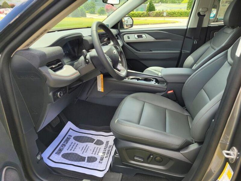 new 2025 Ford Explorer car, priced at $46,999