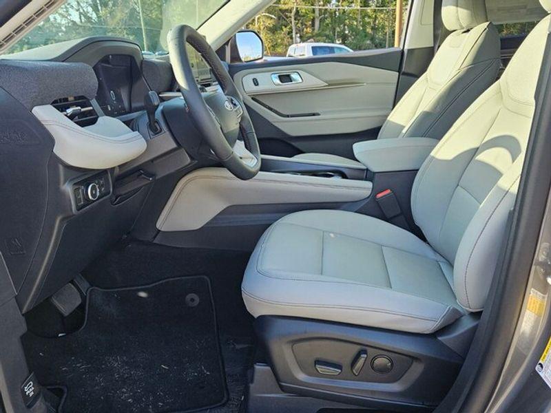 new 2025 Ford Explorer car, priced at $42,944