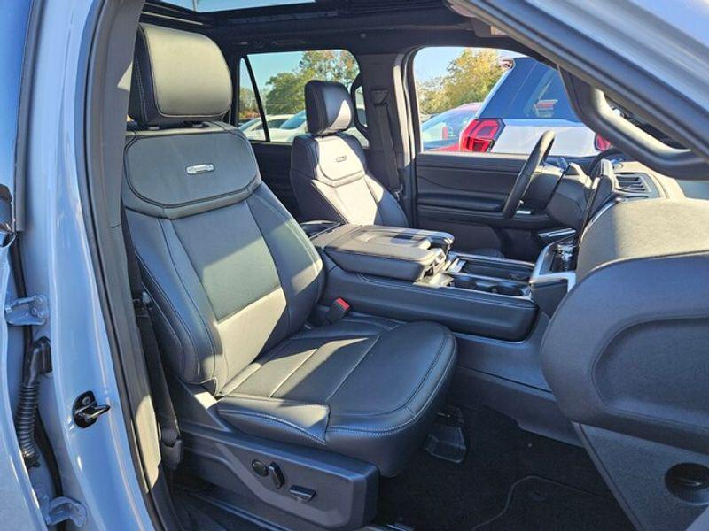 new 2025 Ford Expedition car, priced at $83,479