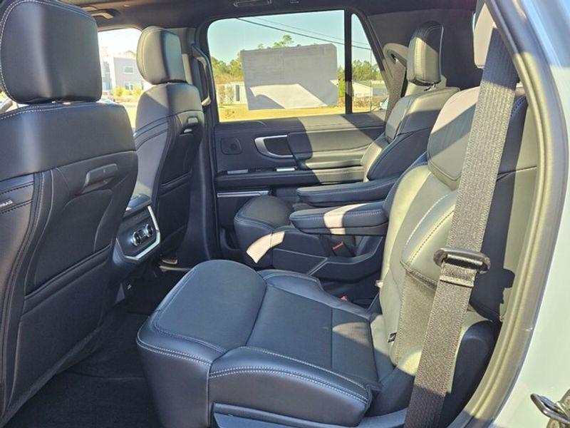 new 2025 Ford Expedition car, priced at $83,479