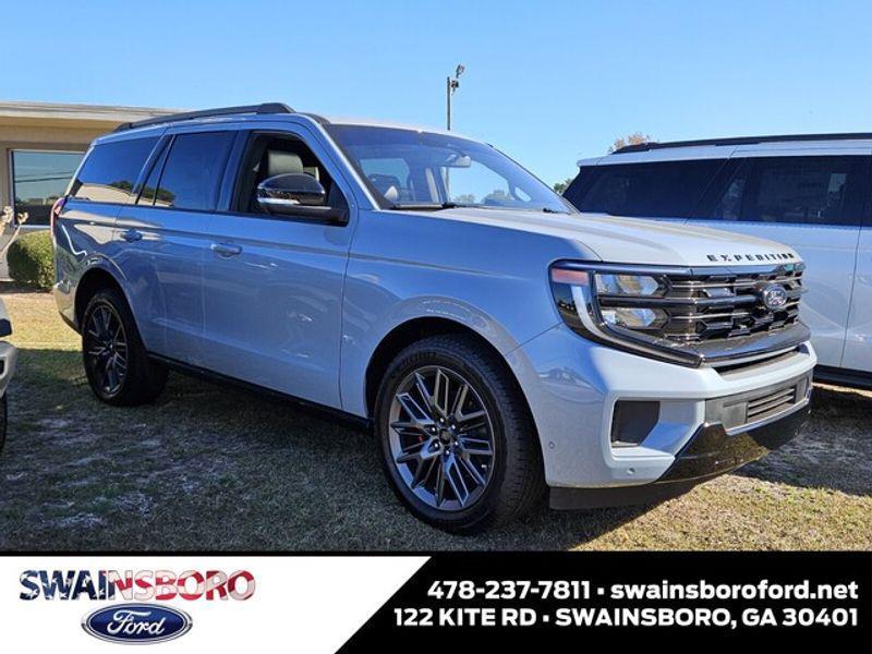 new 2025 Ford Expedition car, priced at $83,479