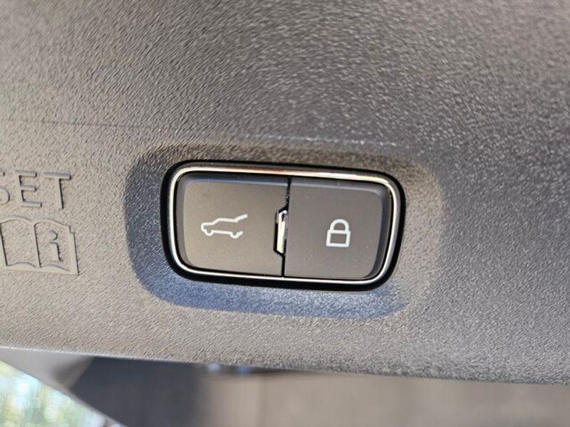 new 2025 Ford Expedition car, priced at $83,479