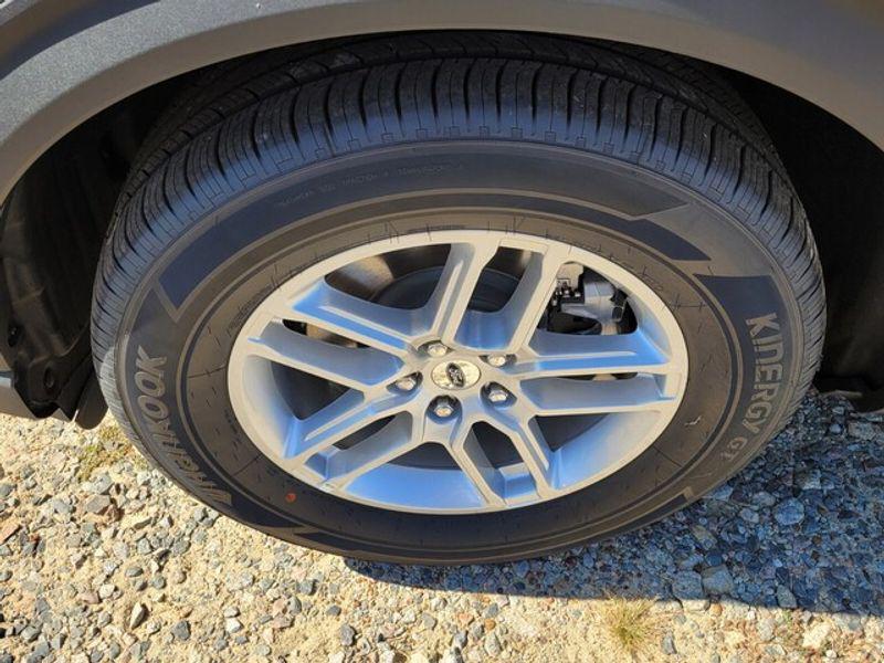 new 2025 Ford Explorer car, priced at $42,920