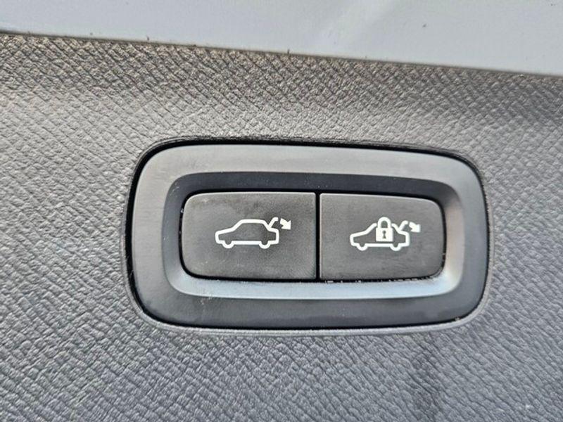 used 2020 Volvo XC90 car, priced at $22,675