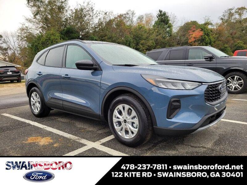 new 2025 Ford Escape car, priced at $26,495