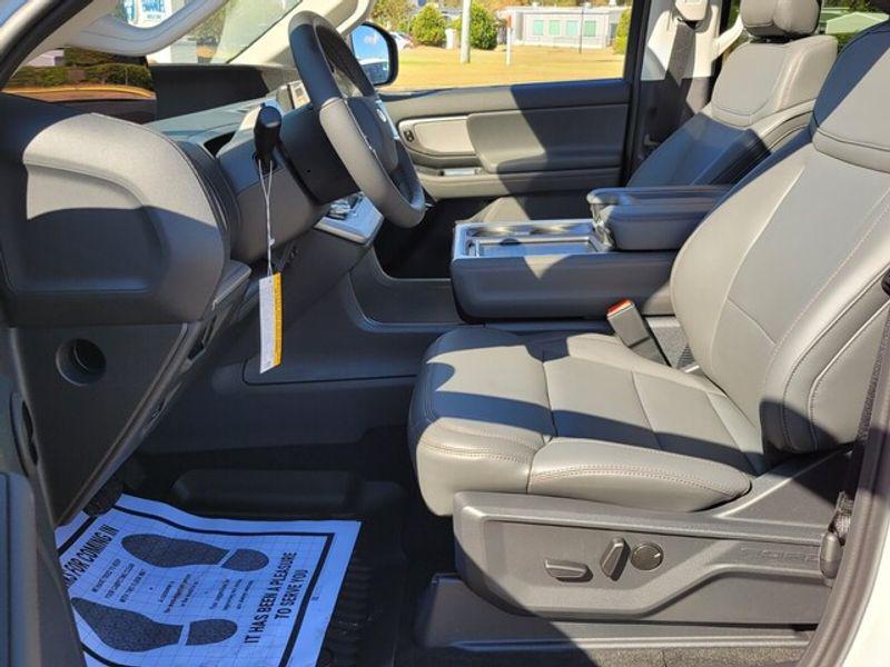 new 2025 Ford Expedition car, priced at $67,995