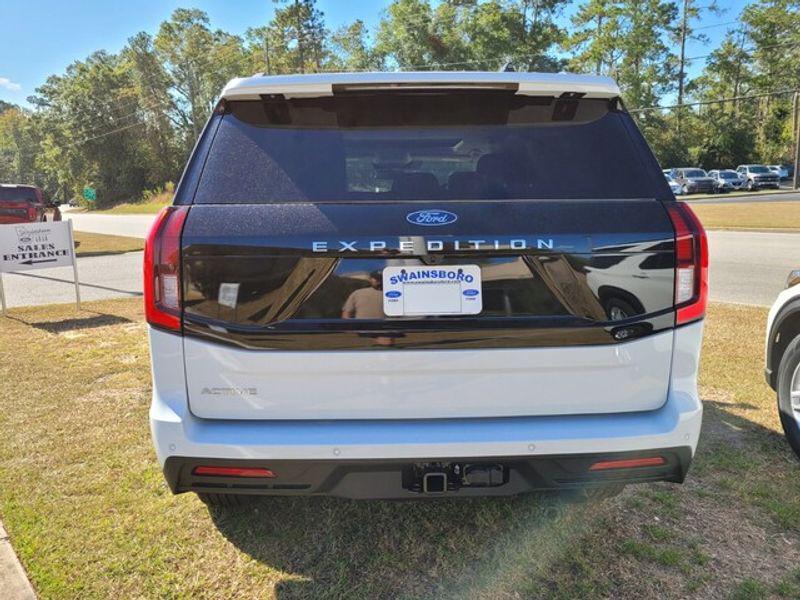 new 2025 Ford Expedition car, priced at $67,995