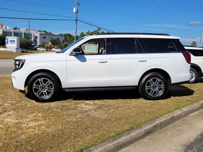 new 2025 Ford Expedition car, priced at $67,995