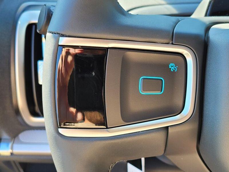 new 2025 Ford Expedition car, priced at $67,995