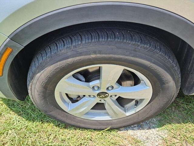 used 2022 Kia Sorento car, priced at $22,995
