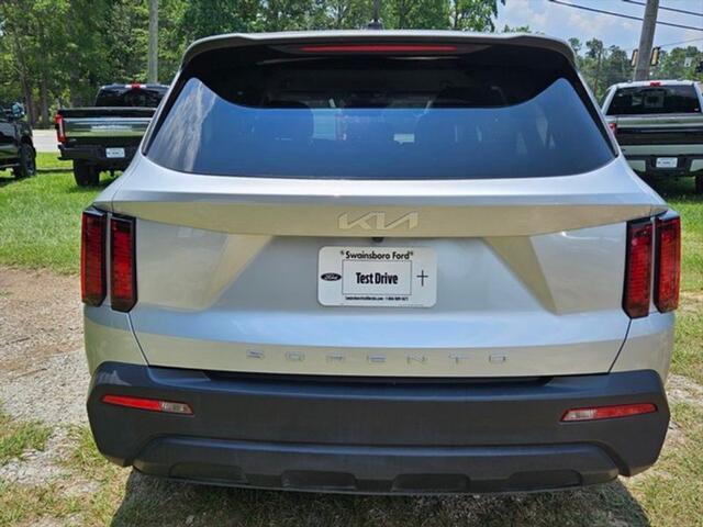 used 2022 Kia Sorento car, priced at $22,995