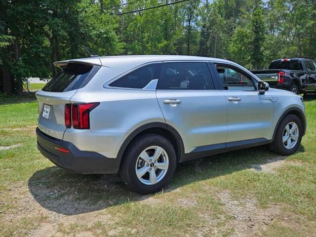 used 2022 Kia Sorento car, priced at $22,995
