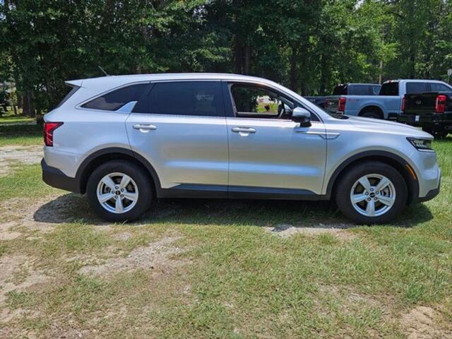 used 2022 Kia Sorento car, priced at $22,995