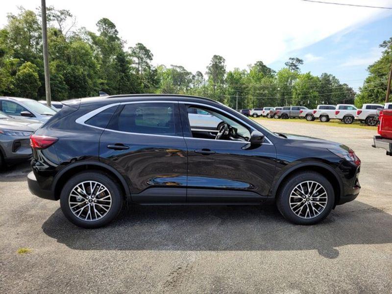 new 2025 Ford Escape PHEV car, priced at $32,000