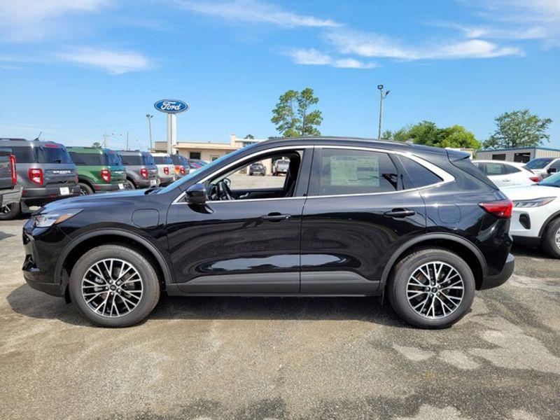 new 2025 Ford Escape PHEV car, priced at $32,000