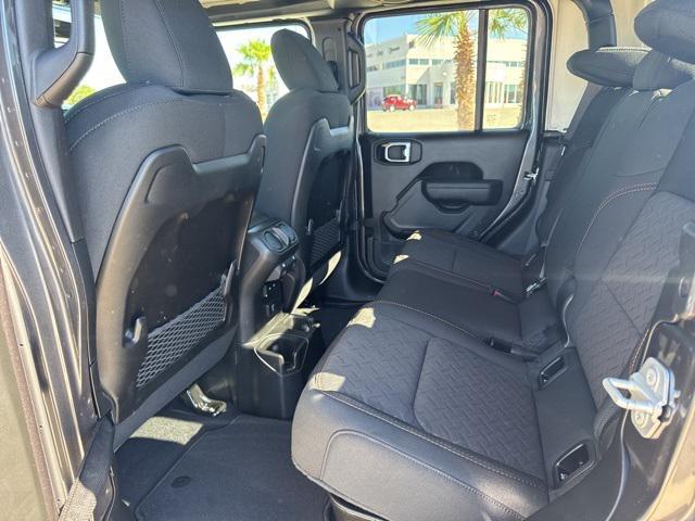 new 2025 Jeep Gladiator car, priced at $47,199