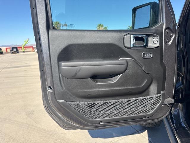 new 2025 Jeep Gladiator car, priced at $47,199