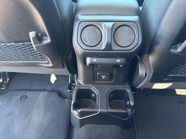 new 2025 Jeep Gladiator car, priced at $47,199