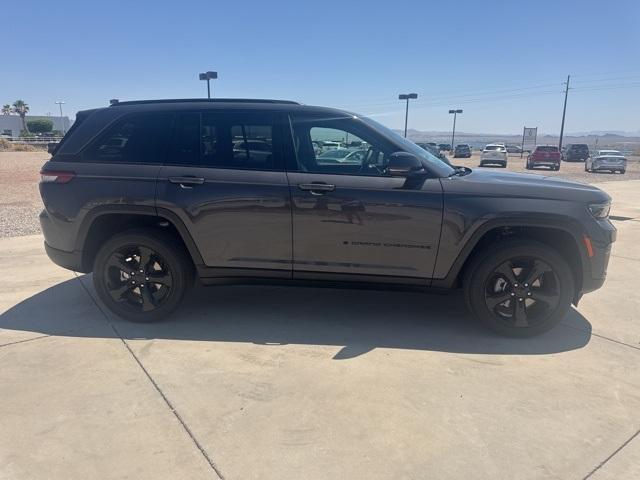 new 2025 Jeep Grand Cherokee car, priced at $37,899