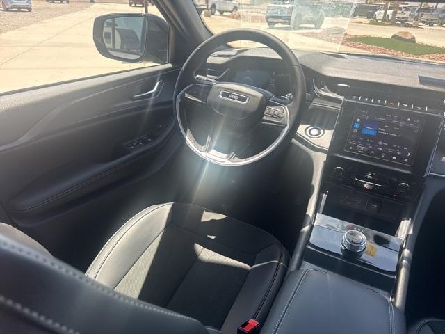 new 2025 Jeep Grand Cherokee car, priced at $37,899