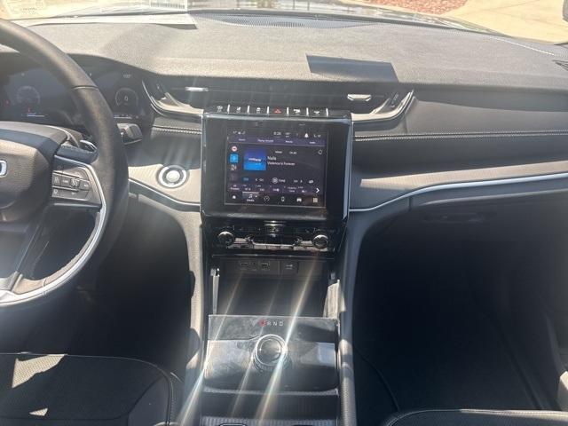 new 2025 Jeep Grand Cherokee car, priced at $37,899