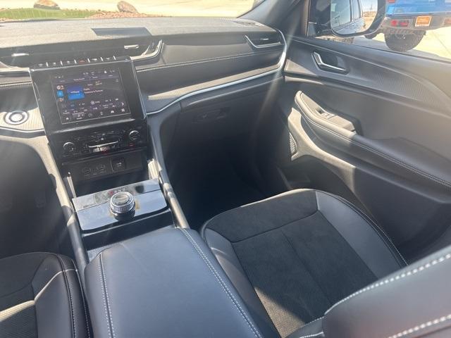 new 2025 Jeep Grand Cherokee car, priced at $37,899