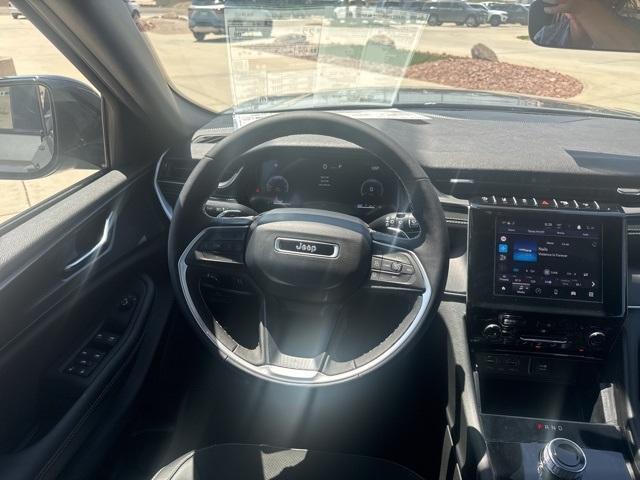 new 2025 Jeep Grand Cherokee car, priced at $37,899