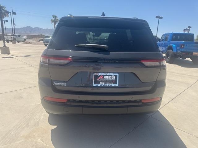 new 2025 Jeep Grand Cherokee car, priced at $37,899