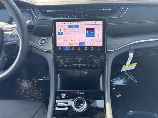 new 2025 Jeep Grand Cherokee car, priced at $44,599
